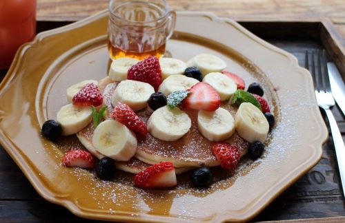 Oat/Buckwheat pancakes with fruit